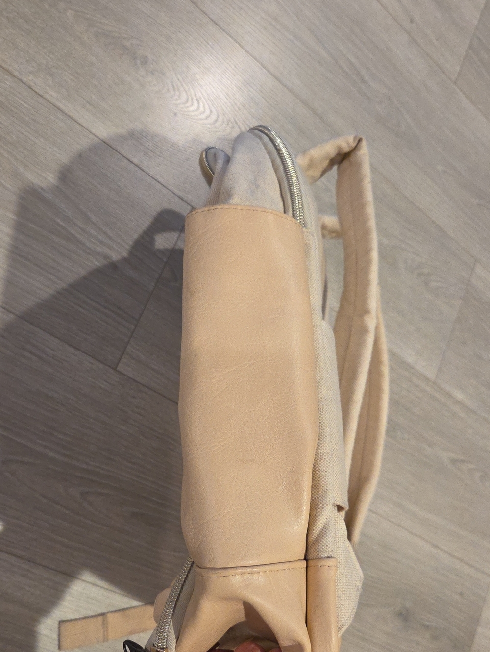 Beis Backpack - Picture 3 of 6